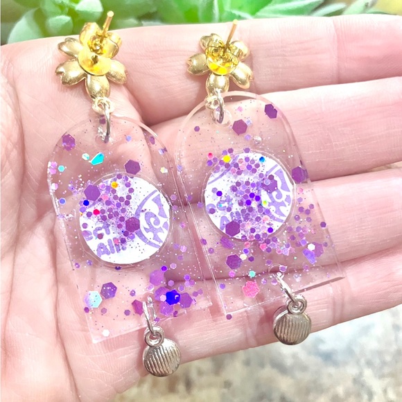 Lisa Frank Hummingbird Acrylic Earrings - Picture 4 of 4